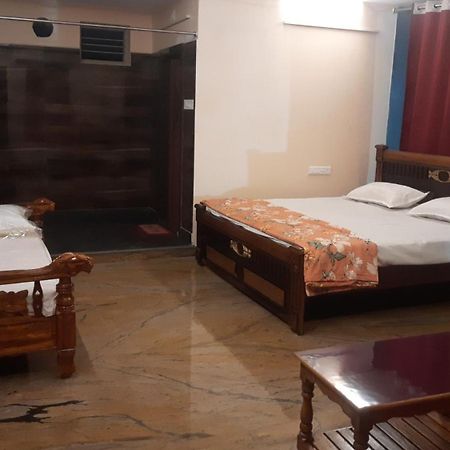 Jaya Sri Rama Lodge Bhadrachalam Zewnętrze zdjęcie