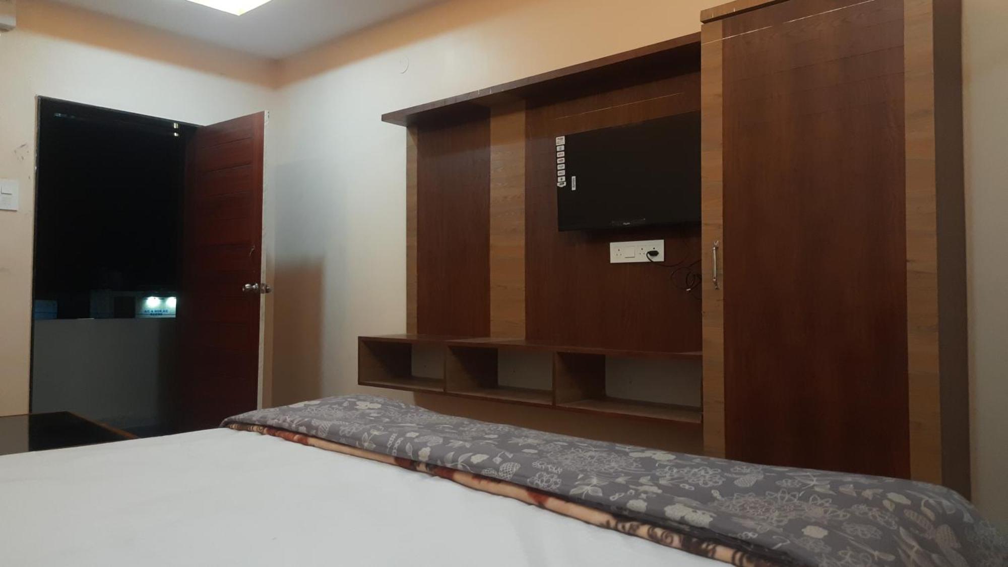 Jaya Sri Rama Lodge Bhadrachalam Zewnętrze zdjęcie